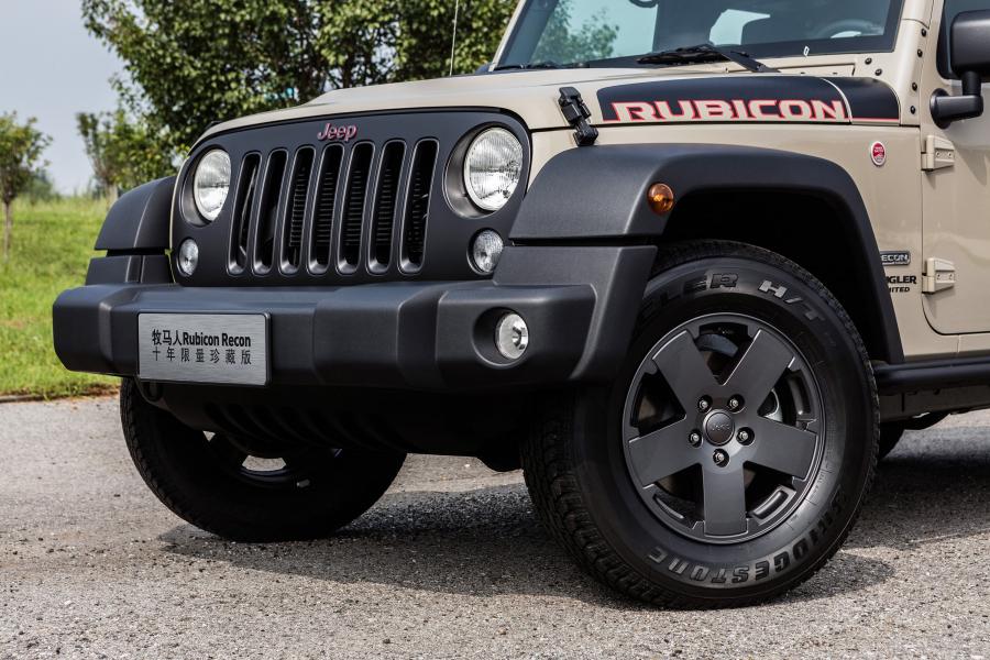 Колеса Jeep Wrangler Unlimited Rubicon Recon (JK) 2017 года  (CN) (фото 5 из 8)
